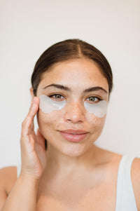 Floating Under the Eyes Depuffing Under Eye Gel Pads